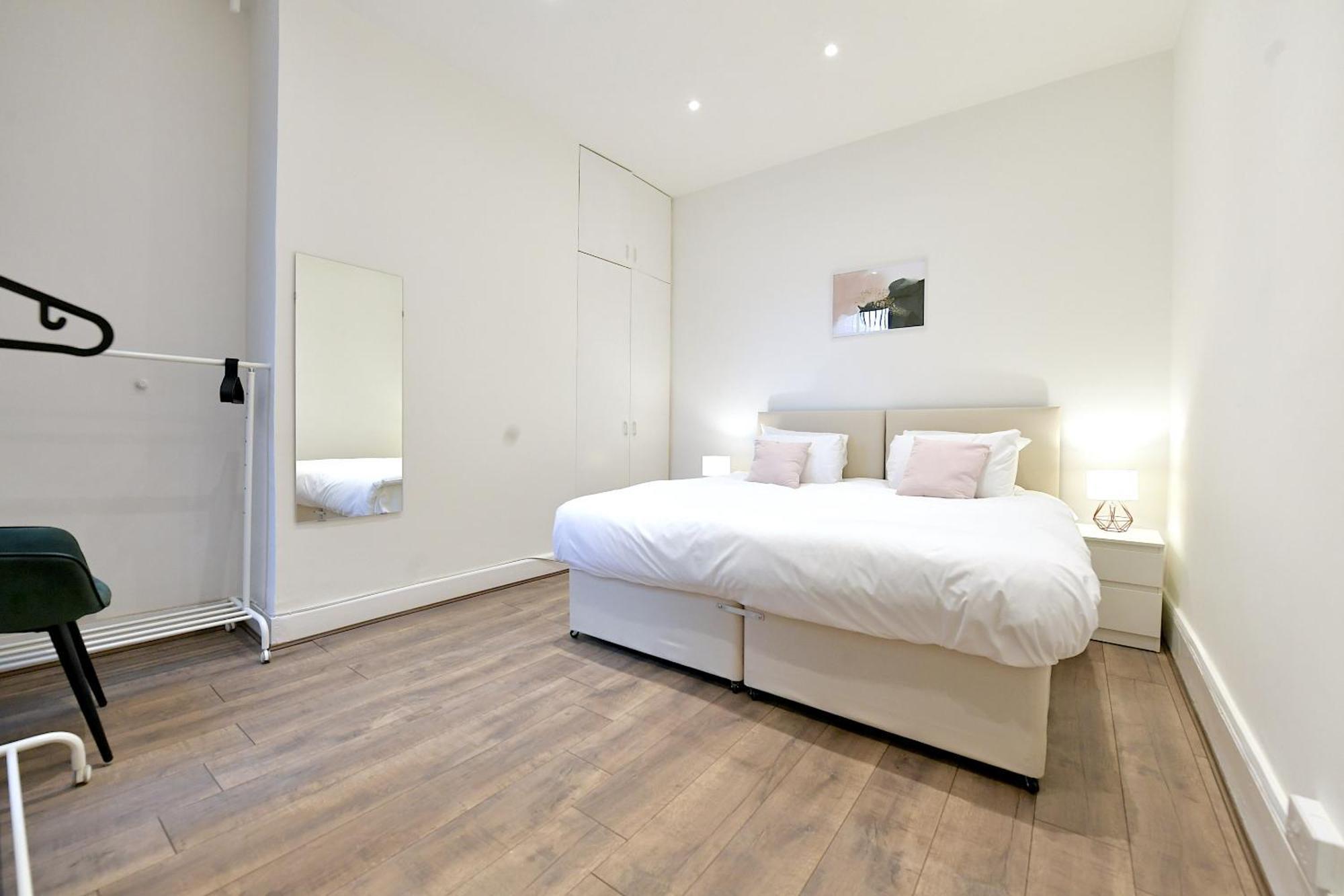 West Kensington Apartment London Exterior photo
